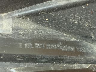 bontott VW TOURAN Bal első Oldal Lökhárító Tartó (Műanyag)