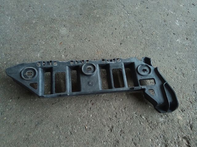 bontott VW TOURAN Bal első Oldal Lökhárító Tartó (Műanyag)