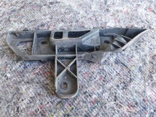 bontott VW TOURAN Bal első Oldal Lökhárító Tartó (Műanyag)