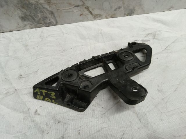 bontott VW TOURAN Bal első Oldal Lökhárító Tartó (Műanyag)