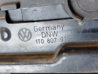 bontott VW TOURAN Bal első Oldal Lökhárító Tartó (Műanyag)