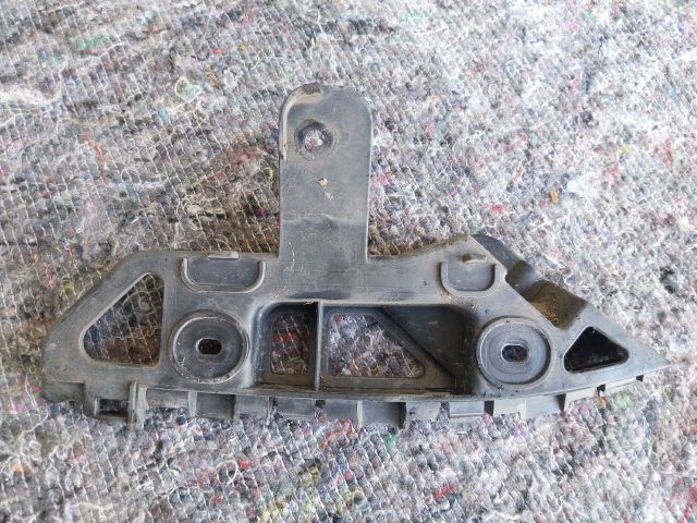 bontott VW TOURAN Bal első Oldal Lökhárító Tartó (Műanyag)