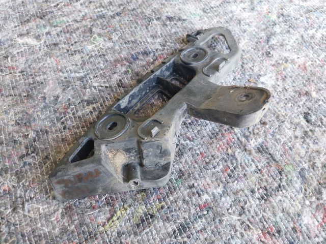 bontott VW TOURAN Bal első Oldal Lökhárító Tartó (Műanyag)