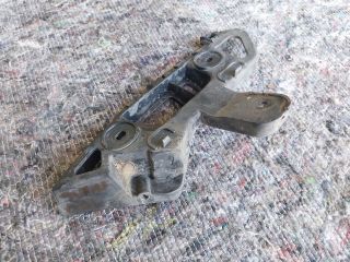 bontott VW TOURAN Bal első Oldal Lökhárító Tartó (Műanyag)