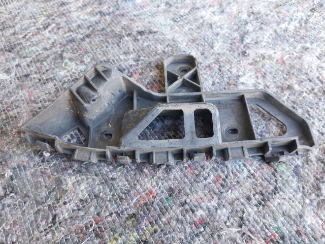 bontott VW TOURAN Bal első Oldal Lökhárító Tartó (Műanyag)