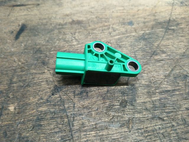 bontott VW TOURAN Bal első Oldal Ütközés Érzékelő