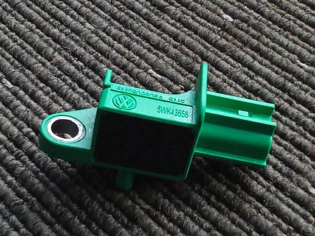 bontott VW TOURAN Bal első Oldal Ütközés Érzékelő