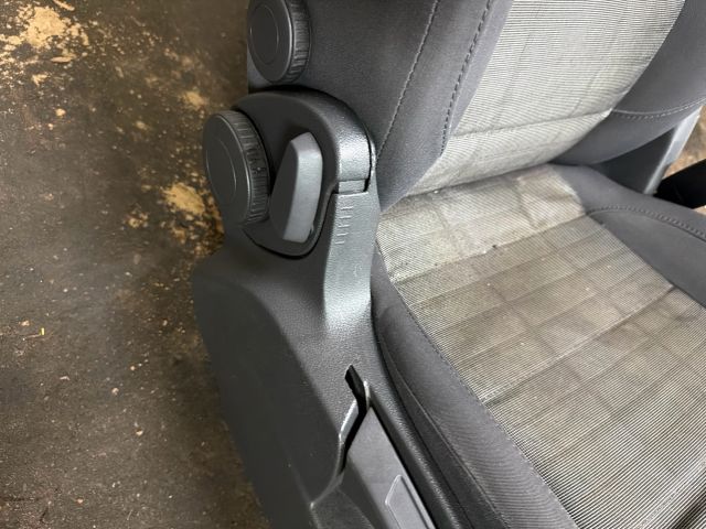 bontott VW TOURAN Bal első Ülés