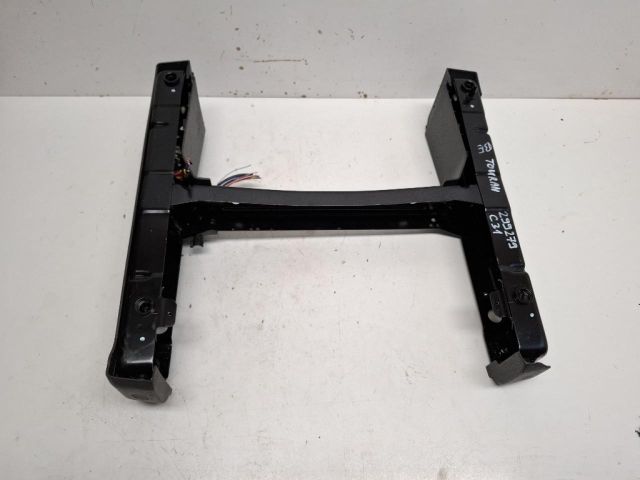 bontott VW TOURAN Bal első Üléstartó Sín