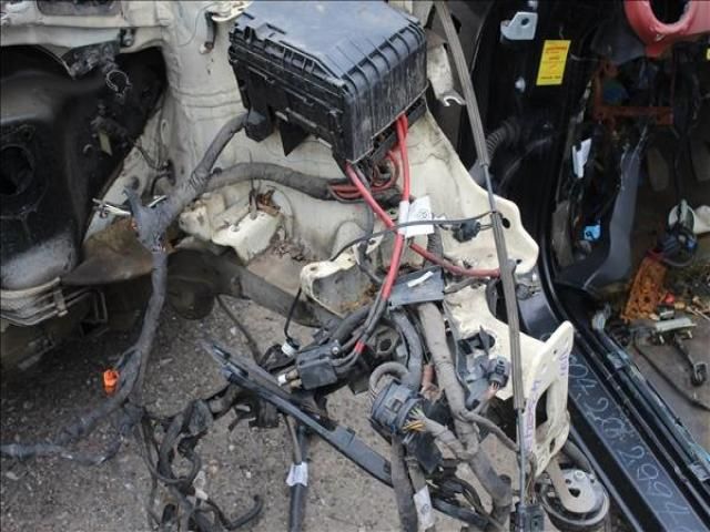 bontott VW TOURAN Bal első Ütközéscsillapító