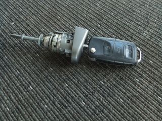 bontott VW TOURAN Bal első Zárbetét