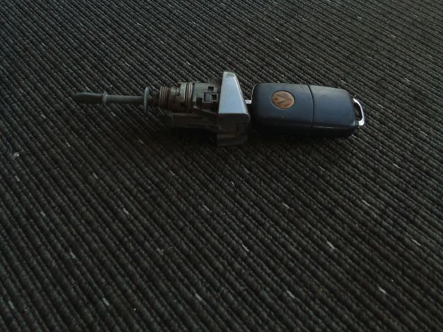 bontott VW TOURAN Bal első Zárbetét