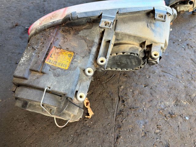 bontott VW TOURAN Bal Fényszóró