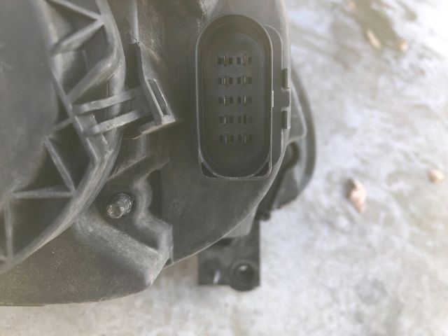 bontott VW TOURAN Bal Fényszóró