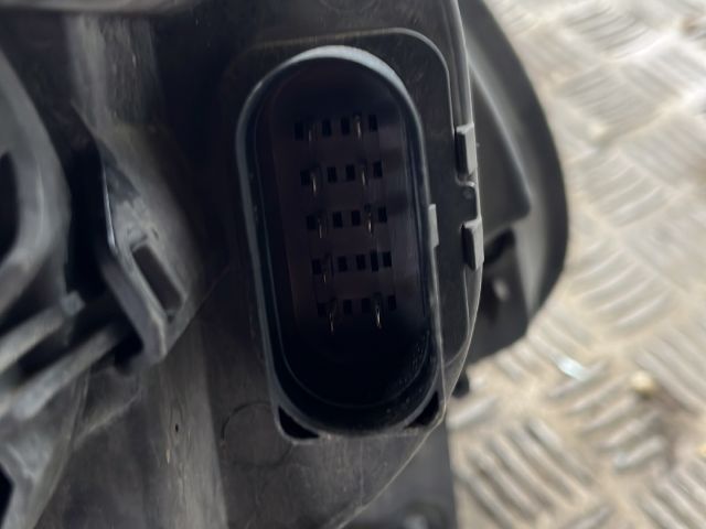 bontott VW TOURAN Bal Fényszóró