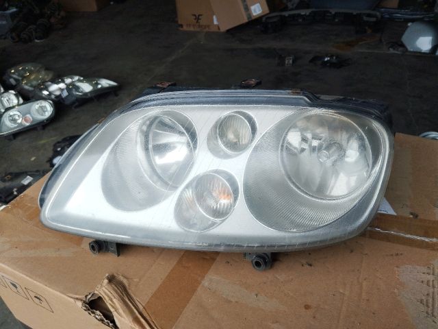 bontott VW TOURAN Bal Fényszóró