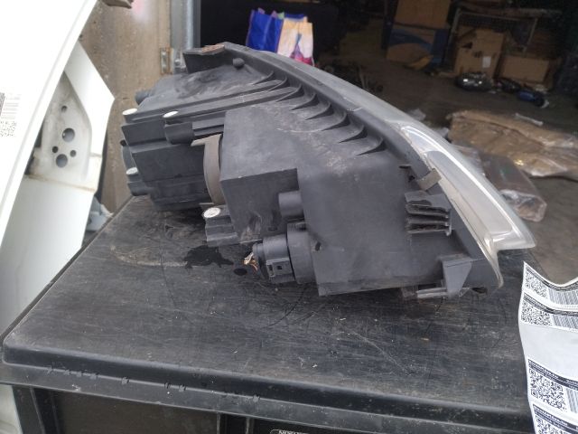 bontott VW TOURAN Bal Fényszóró