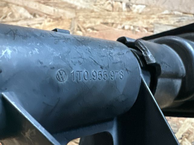 bontott VW TOURAN Bal Fényszórómosó Fúvóka