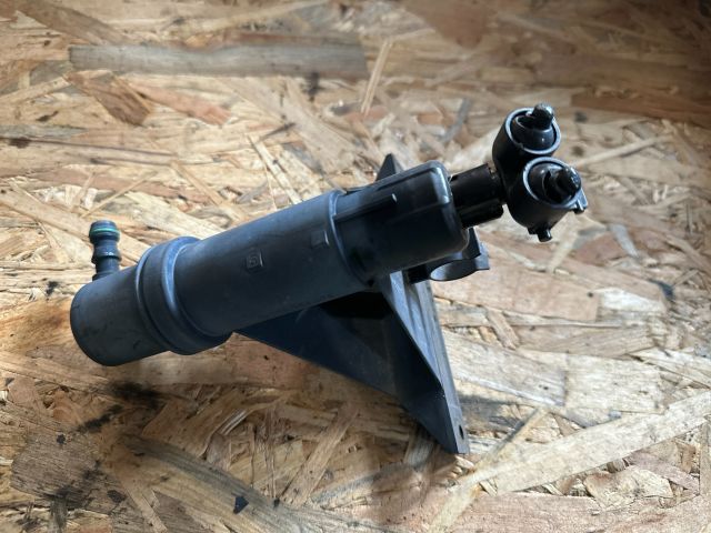 bontott VW TOURAN Bal Fényszórómosó Fúvóka