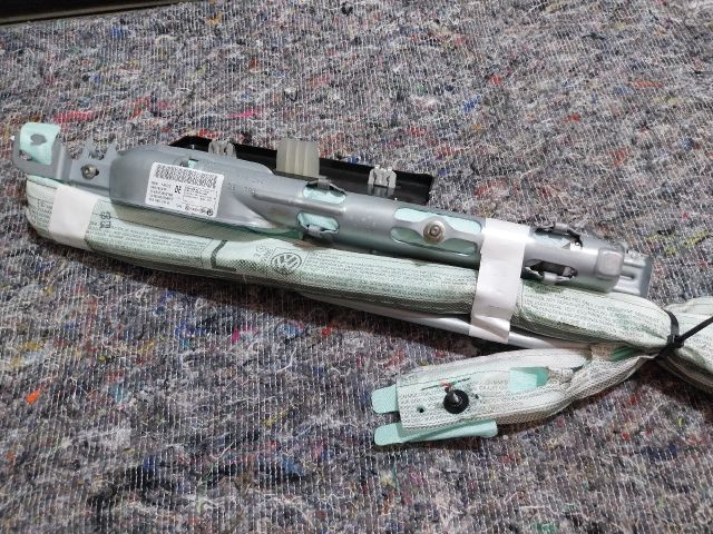 bontott VW TOURAN Bal Függönylégzsák és Oldallégzsák