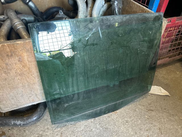 bontott VW TOURAN Bal hátsó Ablak