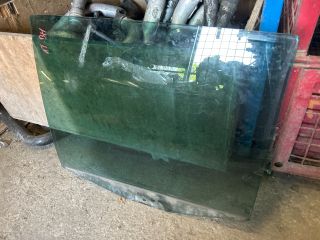 bontott VW TOURAN Bal hátsó Ablak