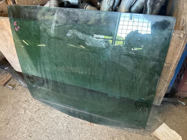 bontott VW TOURAN Bal hátsó Ablak