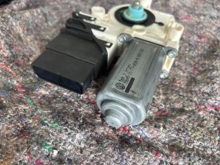 bontott VW TOURAN Bal hátsó Ablakemelő Motor