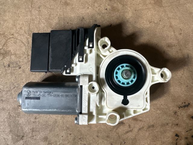 bontott VW TOURAN Bal hátsó Ablakemelő Motor