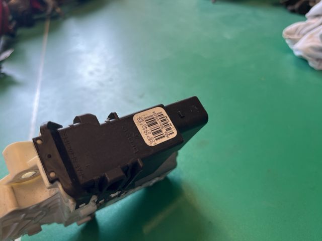 bontott VW TOURAN Bal hátsó Ablakemelő Motor