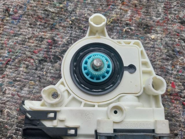 bontott VW TOURAN Bal hátsó Ablakemelő Motor