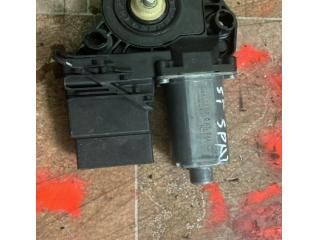 bontott VW TOURAN Bal hátsó Ablakemelő Motor