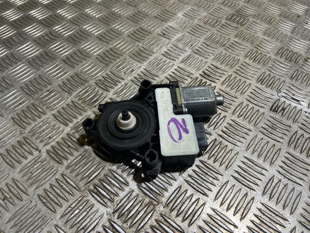 bontott VW TOURAN Bal hátsó Ablakemelő Motor