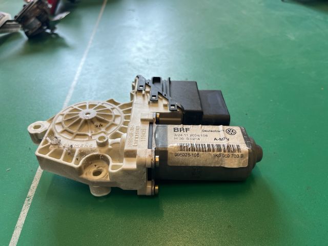 bontott VW TOURAN Bal hátsó Ablakemelő Motor