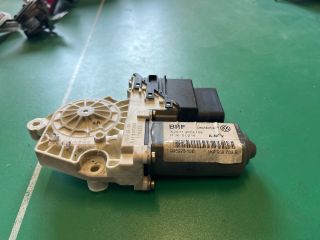 bontott VW TOURAN Bal hátsó Ablakemelő Motor