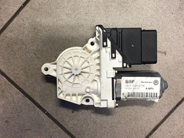 bontott VW TOURAN Bal hátsó Ablakemelő Motor