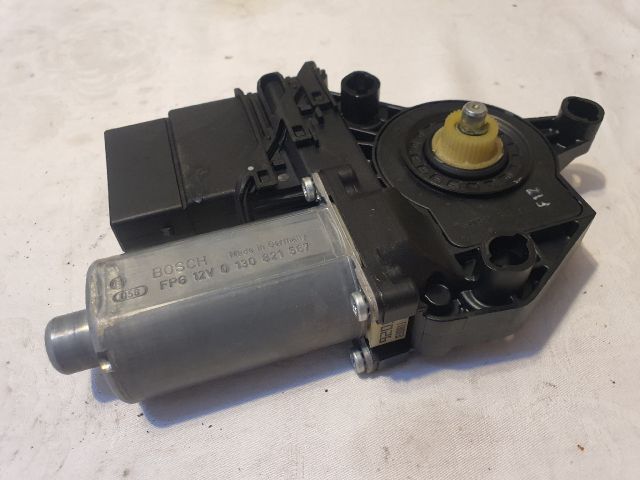 bontott VW TOURAN Bal hátsó Ablakemelő Motor