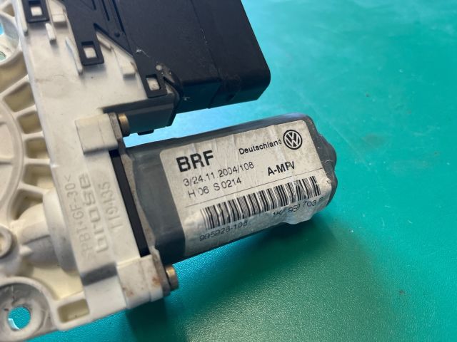 bontott VW TOURAN Bal hátsó Ablakemelő Motor