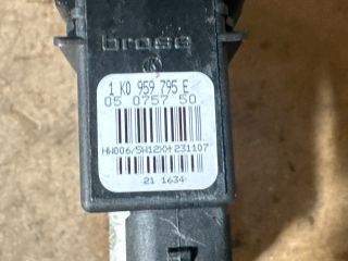 bontott VW TOURAN Bal hátsó Ablakemelő Motor