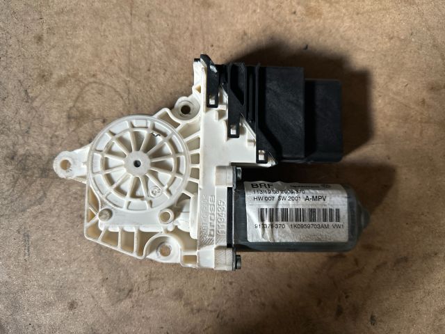 bontott VW TOURAN Bal hátsó Ablakemelő Motor