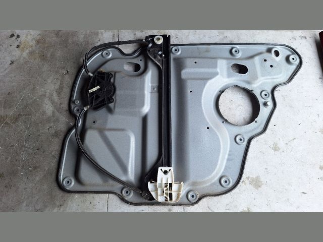 bontott VW TOURAN Bal hátsó Ablakemelő Szerkezet (Elektromos)