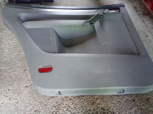 bontott VW TOURAN Bal hátsó Ajtó Kárpit