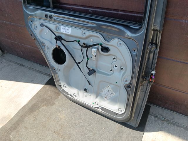 bontott VW TOURAN Bal hátsó Ajtó (Részeivel)