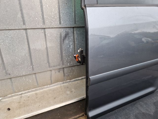 bontott VW TOURAN Bal hátsó Ajtó (Részeivel)