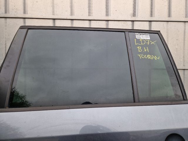 bontott VW TOURAN Bal hátsó Ajtó (Részeivel)