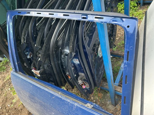 bontott VW TOURAN Bal hátsó Ajtó (Üres lemez)