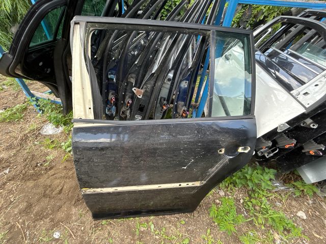 bontott VW TOURAN Bal hátsó Ajtó (Üres lemez)
