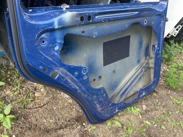 bontott VW TOURAN Bal hátsó Ajtó (Üres lemez)