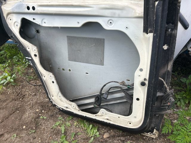 bontott VW TOURAN Bal hátsó Ajtó (Üres lemez)