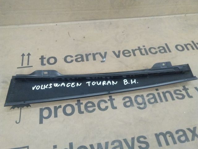 bontott VW TOURAN Bal hátsó Ajtókeret Burkolat